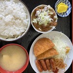 味里屋食堂 - ハムカツ＆ウインナー定食＋モツ煮
