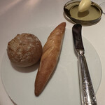 銀座 レカン - 右の細長いパンかりかりふわふわでおいしい