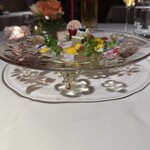 銀座 レカン - 下に影ができて花柄になる　