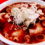 末廣ラーメン本舗 - 色は濃いけどしょっぱくないね、チャシューも美味かったでーす。