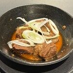 KOREAN IZAKAYA ジャン - 牛タンのピリ辛煮込み
