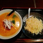 台湾料理 味源 - 担々麺と五目炒飯