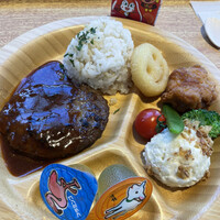 THE WHARF HOUSE YAMASHITA KOEN - キッズプレート、リンゴジュース付き
