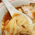 ラーメン屋 トイ・ボックス - ワンタン醤油ラーメン、味付玉子トッピング