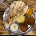 インド定食ターリー屋 - ３色カレー定食　1155円（税込）