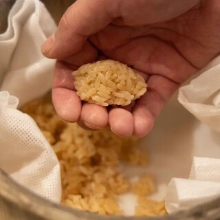 【特色壽司飯】 使用從千葉縣採購的“桶裝紅醋”