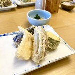 天ぷら よこい - ●三皿目
      ・ズッキーニ
      ・ヤングコーン
      ・蕪
      ・なす
      ・蓮子