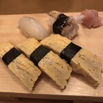 Sushiya Akabee - 単品で注文した玉子焼き・イカゲソ・スルメイカ。
