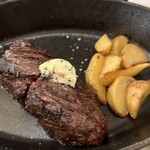 BLT STEAK OSAKA - USハンガーステーキ、先に1/3取ったので、写真は、2/3