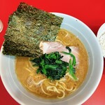 家系ラーメン まこと家 - 