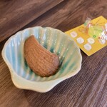 小さなカフェ セルクル - サービスでいただいた、イチゴクッキーと、パインアメ