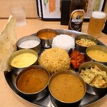 カレーリーブス カフェ＆レストラン - 