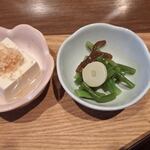 うら銀座くらぶ - 冷奴、山菜お浸し