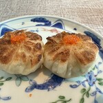 蓮香楼 - 　ニラ饅頭とびこ添え　海老とニラ全面でこれは美味しい　秀逸