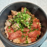 蓮香楼 - スペアリブと腸詰め炊きご飯(ボウジャイファン)  具材たっぷりでスパイシーで香辛料はっきりした味わい　とっても旨い　スペアリブは味がしっかり入っている