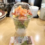 活魚廻転寿司　いわ栄 - シャカシャカサラダ（サーモン）
