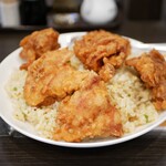 チャイナ飯店 - 全てが巨大でもこれで並サイズ。