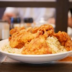 Chaina Hanten - ●鶏肉チャーハン　990円