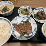 ねぎし - しろ２セットと生ビールセットのミニがんこちゃん