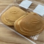 とらや饅頭 - パックに詰めて渡してくれます