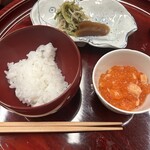 本湖月 - 鮭とイクラの親子丼