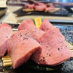 焼肉ホルモン 城の市場 - 