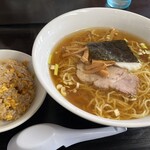 松陽亭 - ラーメンと半チャーハン