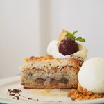 ハナツムリ - 【2023.10】栗の焼き込みタルト・バニラアイス添え(税込693円)