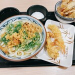 丸亀製麺 - 山盛りごぼう天うどん