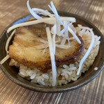 蔵出し味噌 麺場彰膳 - ミニチャーシュー丼