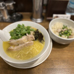 鶏白湯ラーメン 鳥ぶし - 