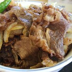 Katsuya - 牛バラ肉が一杯でご飯が見えません！？ (昨日のラーメン屋も見習って欲しい！)