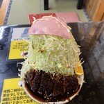 葉栗屋 - 頂上にハムが乗ってます。