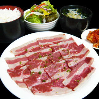 Lunch ◆ Set meal set ◆ is also recommended! The most popular is “Kalbi Yakiniku (Grilled meat) Set Meal”