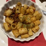 CELTS - トマトソースのリガトーニ790円