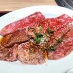 一頭買焼肉・ホルモン　醍醐 - 
