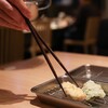 Hakata Tempura Takao - 揚げたての天ぷらをボールに入れて運んでくれます