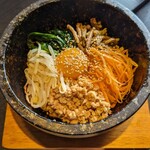 炭火焼肉 キンザン - 石焼ビビンバ