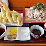 日本そば 富久屋	 - ＊天ざるそば（¥1,350）