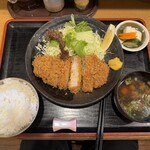 Tonkatsu Nijou - 特上ロースかつ定食+ご飯大盛り（¥2,300+消費税¥230）