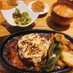 ステーキ&ハンバーグそして勝揚げ 肉山 - 