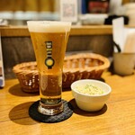 クラフトビア サーバーランド - 伊勢角屋麦酒 SUN SHADE Session IPA (三重) グラス(270ml) 600円 ※アルコール度数5％、お通し (カレー風味のマカロニサラダ)
            2023年10月22日