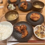 Cafe＆Meal Muji - 若鶏のザンギ・大学芋とクリームチーズ・北海道男爵コロッケ