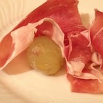 リストランテ・マッサ - 中には、葡萄が