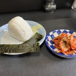 紀乃國屋 ○中 - チャーシューおにぎり