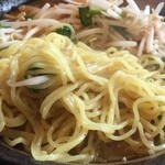 三勝食堂 - もやし1袋以上入ってるそうです。確かに。