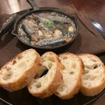 路地裏イタリアン ミモザ - 秋刀魚と根菜のアヒージョ