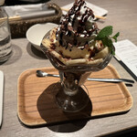 KICHIRI 茶屋町阪急駅前 - バナナチョコパフェ