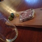 アッシュ・テ・エス - パテとドイツワイン