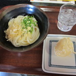 あやうた製麺 - ぶっかけうどん　小（２００円）　半熟たまごの天ぷら（８０円）